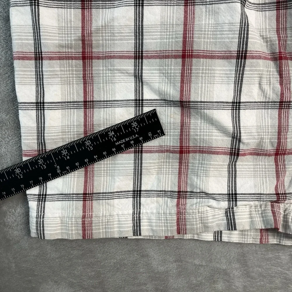 Phat Farm Mens 36x13 Plaid Shorts White Red Gray Black Cotton Flat Front Casual